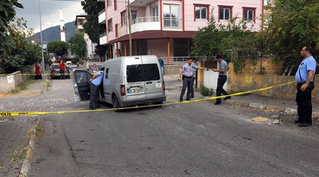 Banka aracına silahlı soygun girişimi