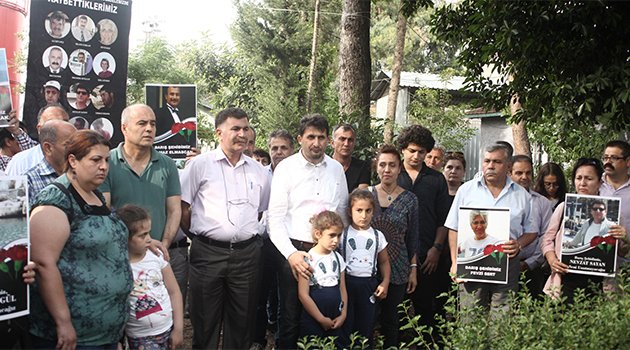 Barış Mitingi’ndeki patlamada ölenlerin eşyalarını gömüp fidan diktiler