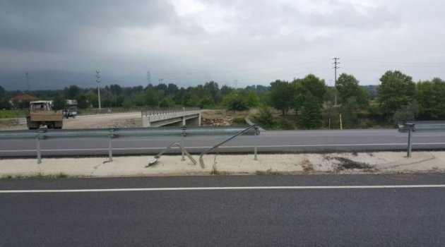 Bariyerleri söküp geçit yaptılar