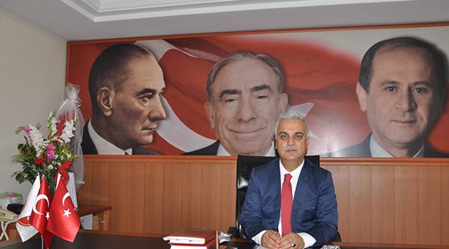 Baş:Bizler bir oldukça bir defa kalkan bayrak bir daha inmez