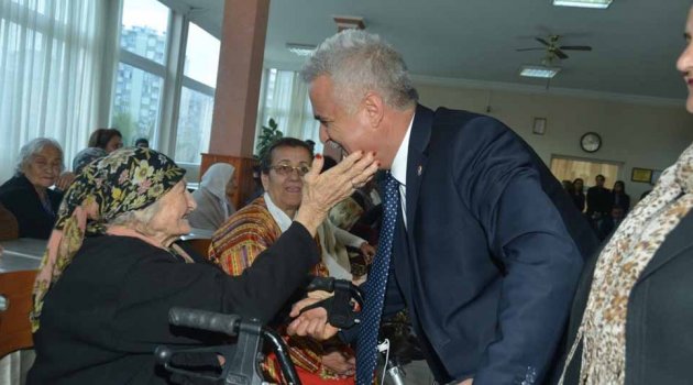 Baş: "Büyükler bizim için yarınların aynasıdır”