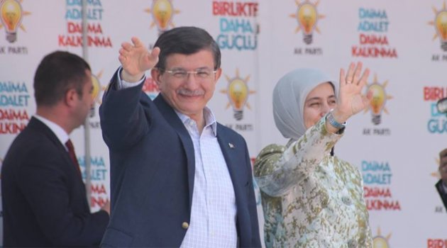 Başbakan Davutoğlu Osmaniye’de Bahçeli’yi yuhalatmadı