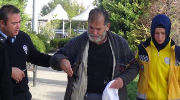 Başına vurup, 20 bin lirasını gasp ettiler