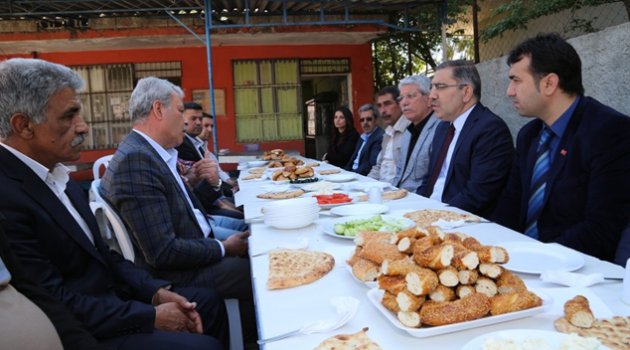 Başkan Çelikcan: “Bir yanlış bütün esnafa mal edilemez!”
