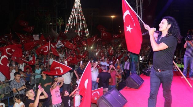 Başkan Çelikcan: “Bu millet bir destan daha yazıyor”