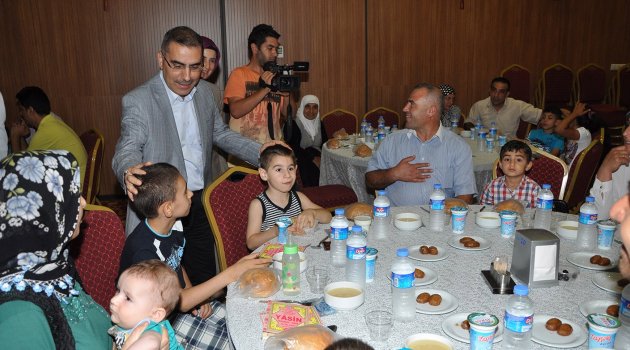 Başkan Çelikcan, gazi ve şehit ailelerine iftar verdi