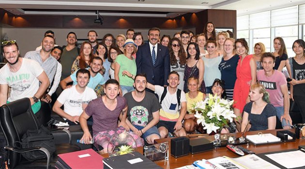Başkan Çetin, Avrupalı Öğrencilere Kardeşlik Mesajı Verdi