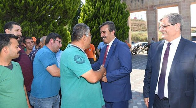 Başkan Çetin belediye personeliyle bayramlaştı