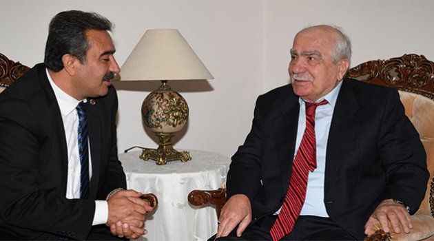 Başkan Çetin öğretmenlerini unutmadı