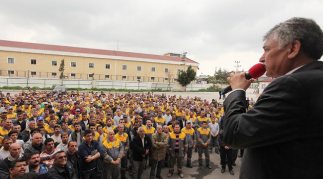 Başkan Karalar’dan temizlik işçilerine konut sözü