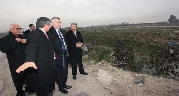 Başkan Karalar ve Bekaroğlu yol ve yıkım çalışmalarını inceledi