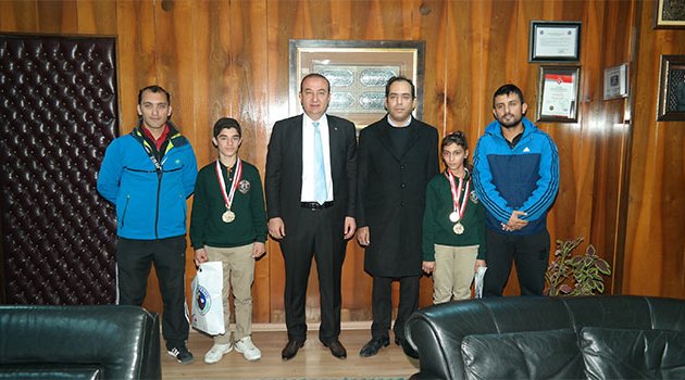 Başkan Öztürk’ten Kros birincilerine ödül