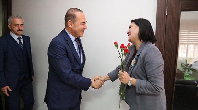 Başkan Sözlü, ASKİ'de  çalışan kadınları unutmadı