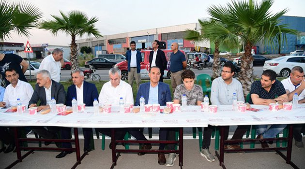 Başkan Sözlü esnaflarla iftarda buluştu