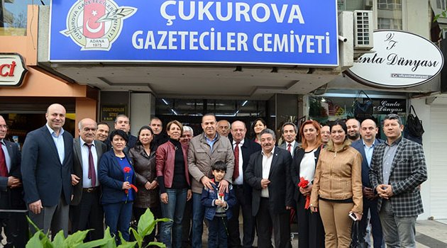 Başkan Sözlü: “Her eve ve iş yerine bir yerel gazete girmeli”