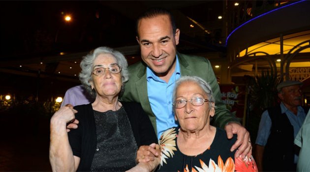 Başkan Sözlü, iftarda yaşlıları unutmadı