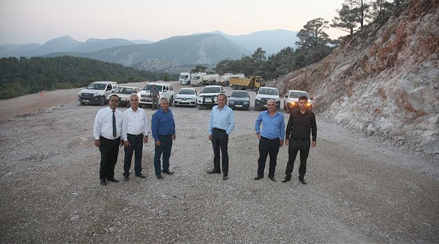 Başkan Sözlü, Karaisalı-Kızıldağ yolunda denetleme yaptı