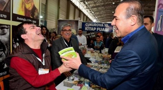 Başkan Sözlü Kitap Fuarını Gezdi