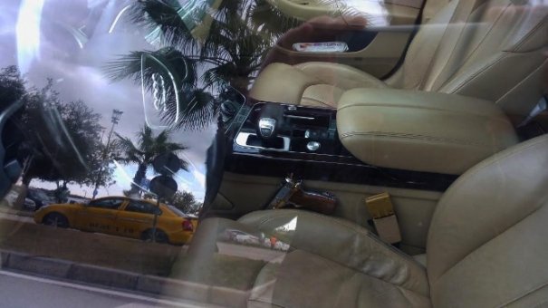 Başkan Sözlü'nün koruması tabancasını otomobilde unuttu