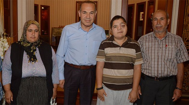 Başkan Sözlü, şehidin kardeşini belediyede istihdam etti