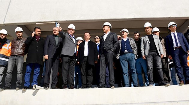 Başkan Sözlü stadyum inşaatını gezdi