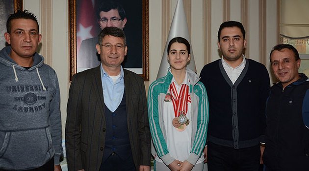 Başkan Yeni’ye şampiyondan ziyaret