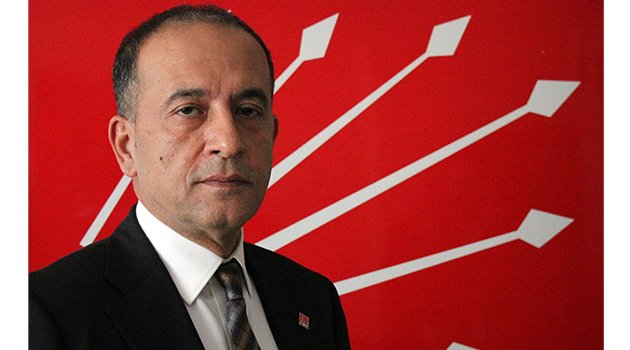Battal Özer CHP Adana İl Başkanlığına adaylığını açıklıyor