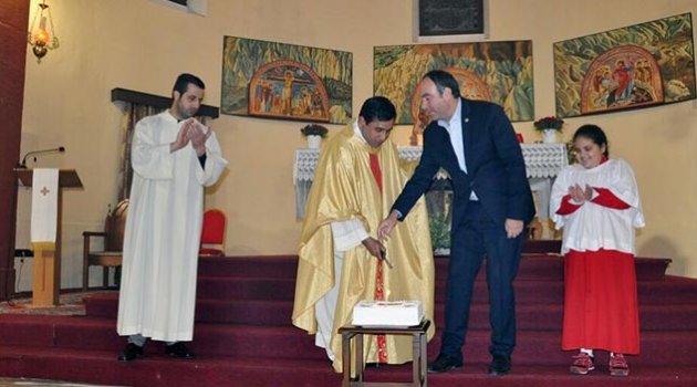 Bebekli Kilise'de Noel ayini