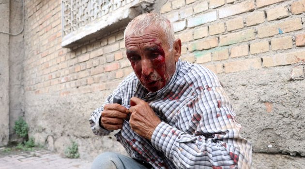 Bekçiyi dövüp parasını gasp ettiler