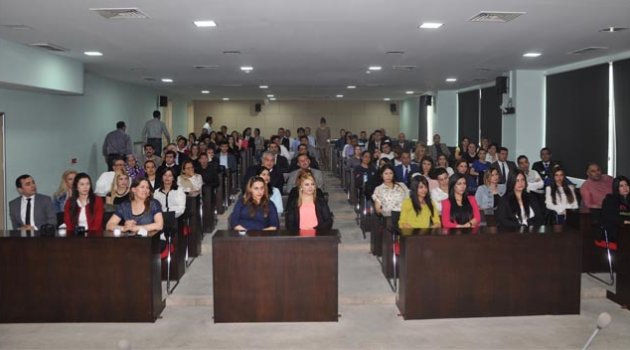 Belediye çalışanlarına gülümseme semineri