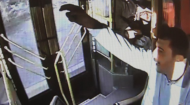 Belediye otobüs şoförü hayat kurtardı