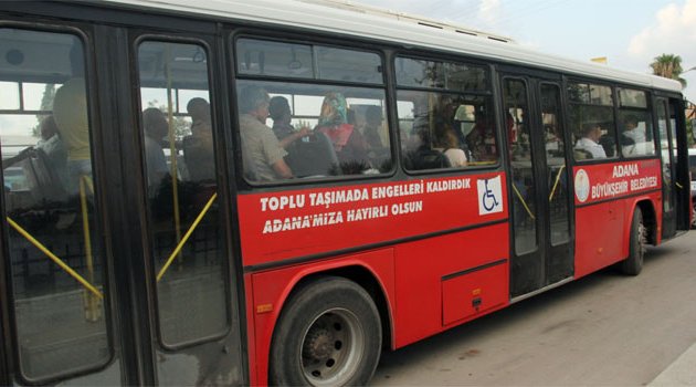 Belediye otobüsünde canlı bomba paniği