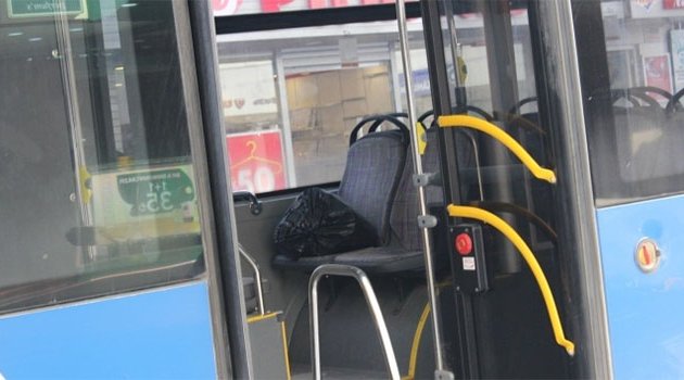 Belediye otobüsünde şüpheli paket alarmı
