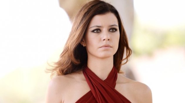 Beren Saat: Hayvanın Biri Gelir Gencecik Değer Deniz'i Boğar