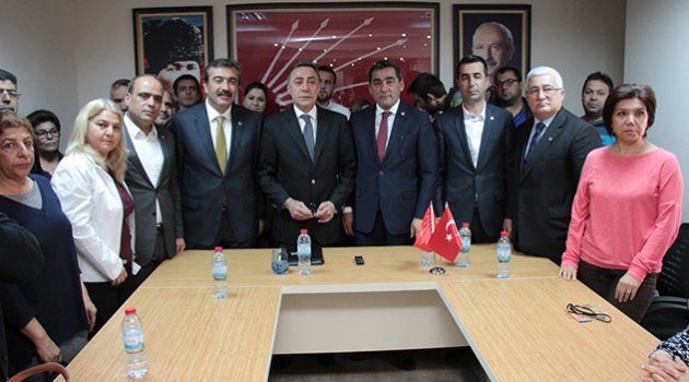 Berhan Şimşek Adana’da CHP’lilerle buluştu
