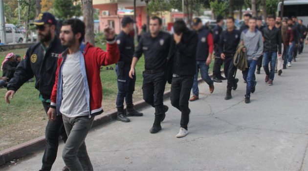 Beş üniversiteli terör örgütü üyesi olmaktan tutuklandı