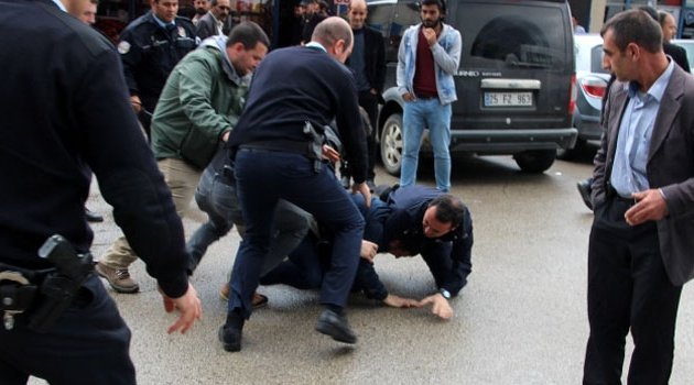Bıçaklı bastonlu kavga! 7 yaralı