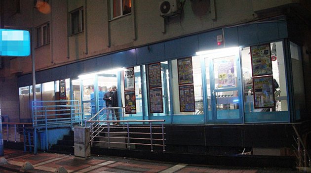 Bıçaklı market soygunu!