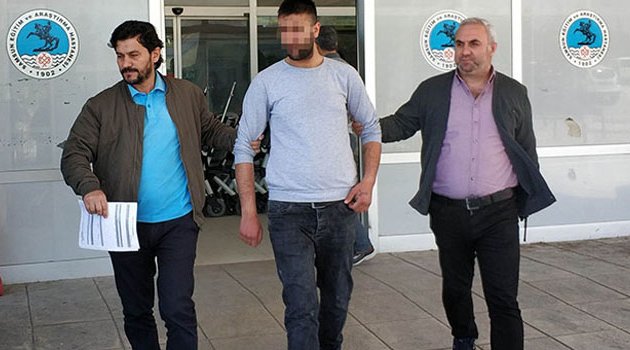 Bıçaklı saldırıya uğrayarak yaralandı