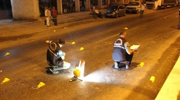 Birbirlerine kurşun yağdırdılar! 5 yaralı