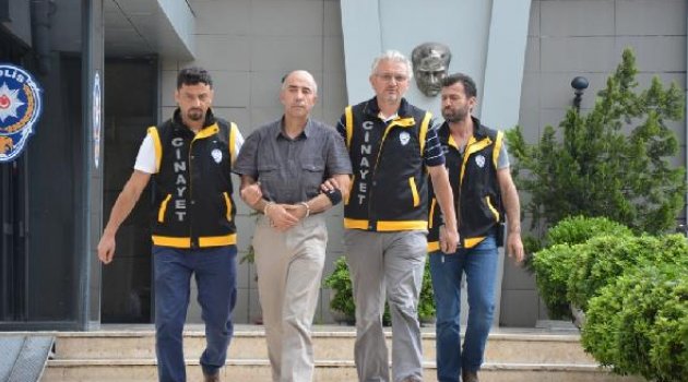 Birlikte olduğu kadın ve annesini öldüren polis memuru 'susma' hakkını kullandı