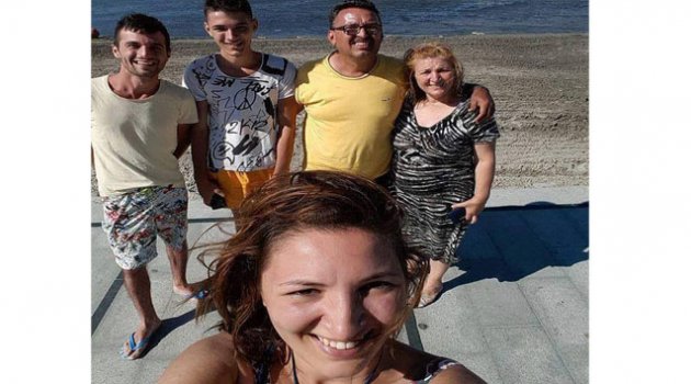 Birlikte son kez objektife gülümsemişler