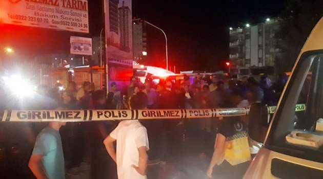 Bisiklet sürücüsü beton mikserin altında kaldı