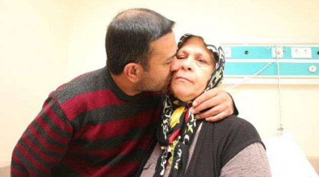 Böbreğini Gözünü Kırpmadan Oğluna Bağışladı