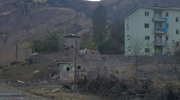 Bölük komutanlığına bombalı araçla saldırı!