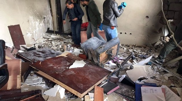 Bomba kaymakamın masasının altına yerleştirilmiş