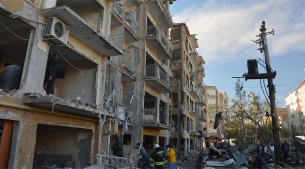 Bombalı saldırı: 1 ölü, 50&#039;in üzerinde yaralı