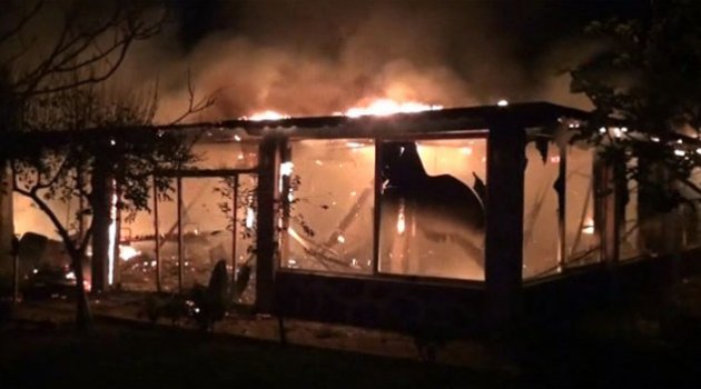 'Boşaltın' tebligatı aldılar, işyerlerini ateşe verdiler