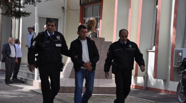 Bulduğu kredi kartlarından doğum yılı şifresiyle para çekti