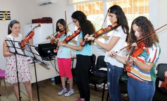 Büyükşehir, Adanalıları Sanatla Buluşturuyor